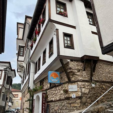 Patche Residence - A Wine Cellar Hideaway In The Historic Home Of Revolutionary Metodi Patche 오흐리드 외부 사진