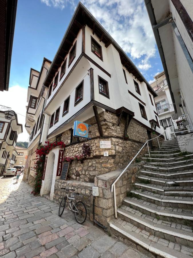 Patche Residence - A Wine Cellar Hideaway In The Historic Home Of Revolutionary Metodi Patche 오흐리드 외부 사진